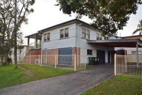 Beach House 24 Gregory Street - Bring your own linen, South West Rocks